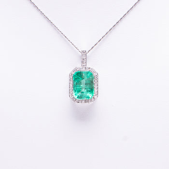 14 Kt White Gold Emerald and Diamond Necklace