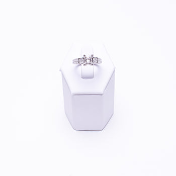18 Kt White Gold Ladies Diamond Engagement Ring