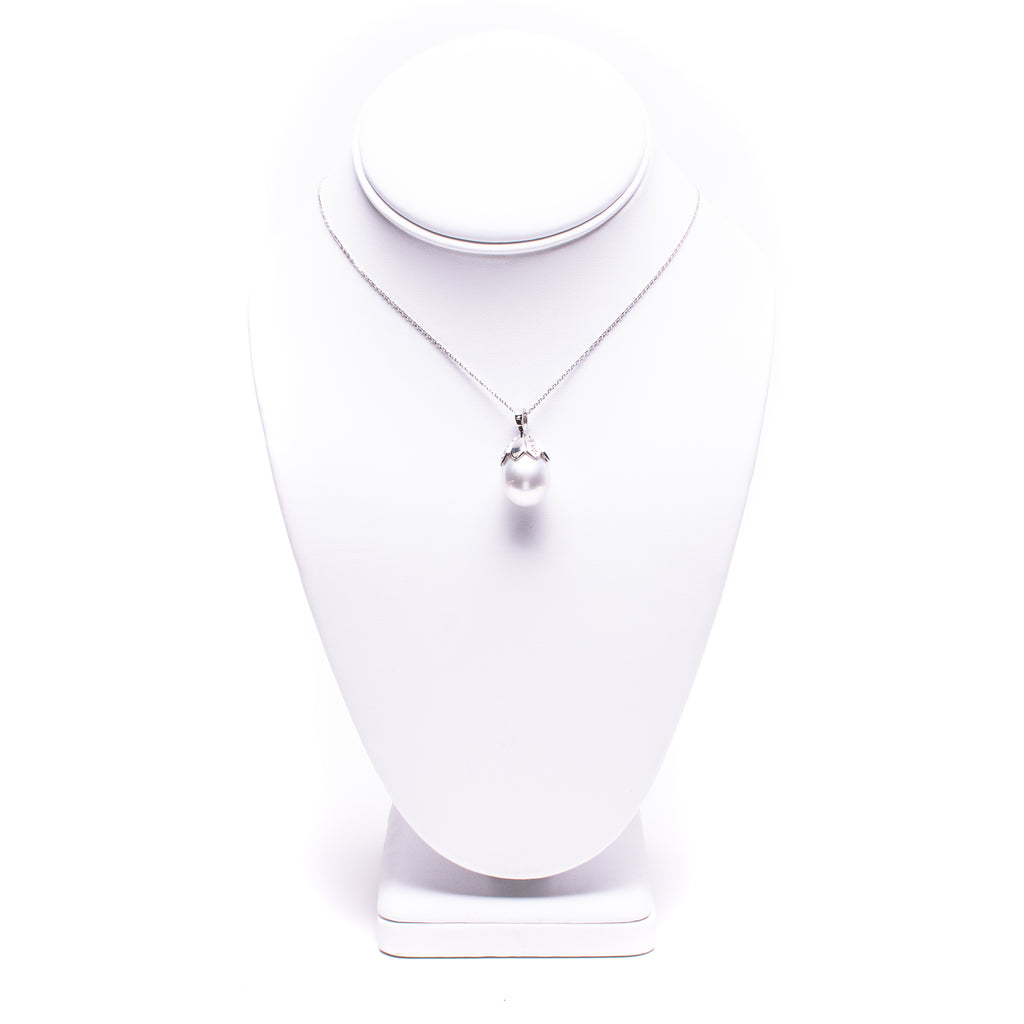 14 Kt White Gold Pearl and Diamond Necklace